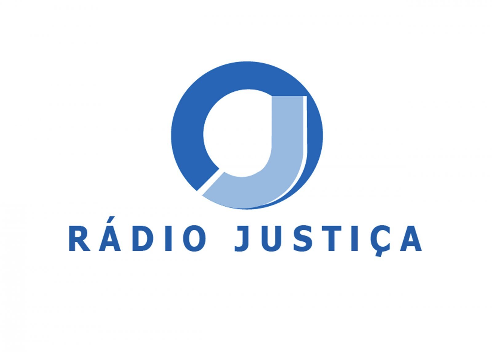 Entrevista com a Dra. Vanessa Vaz Galvão para Rádio Justiça (Brasília): Nova lei determina que bancos tenham funcionários para ajudar idosos nos caixas eletrônicos. Confira os detalhes na entrevista.